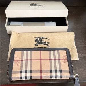 Burberry Tan and Black Checkered Wallet